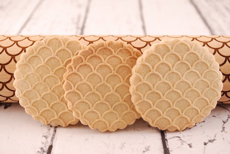 Little fish regular wooden rolling pin