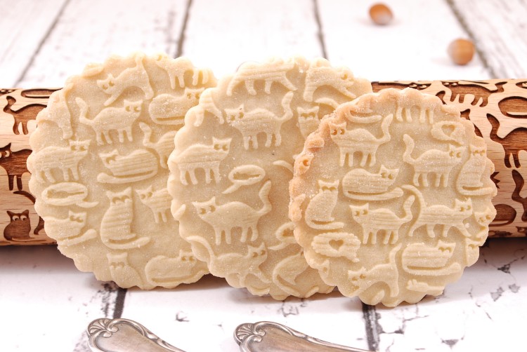 Shortbread cookies with funny cats design