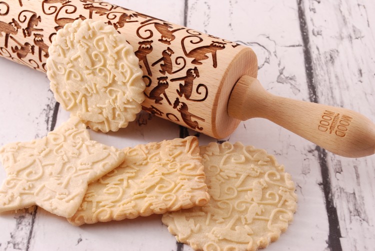beech rolling pin animal motif cheerful monkeys Mood for Wood