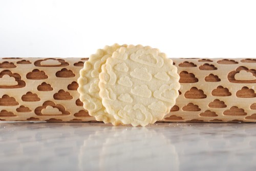 Beech rolling pin clouds – raised cookie pattern