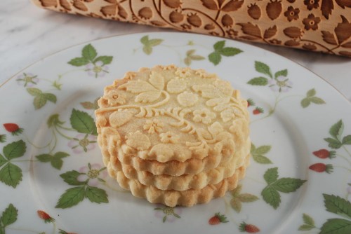 beech rolling pin deep engraving raspberries on cookies