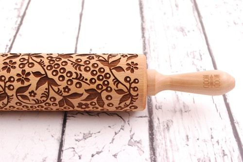 Wałek do ciasta laserowo grawerowany we wzór ludowy - jarzębina - od Mood for Wood