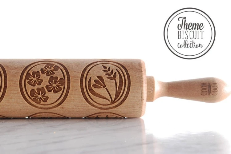 deep engraving floral pattern on cookies Mood for Wood