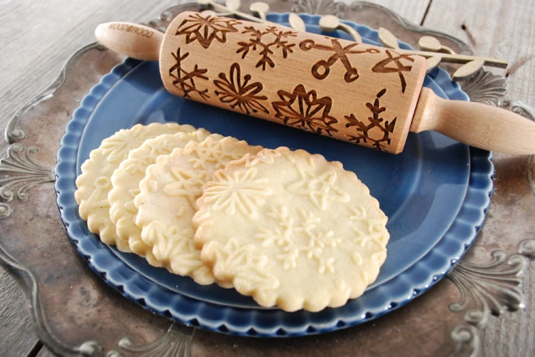 Mini rolling pin made of beech wood with Christmas design