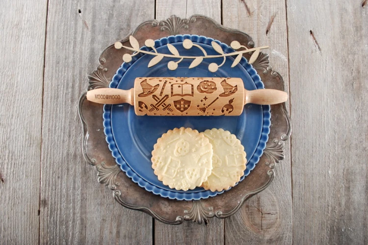 Mini wałek do ciasta w motywy czarodziejskie - od Mood for Wood