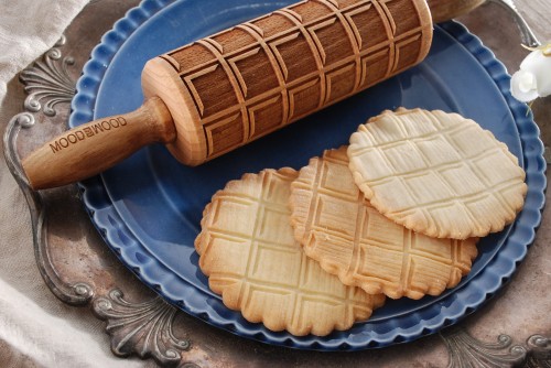 Mini rolling pin with chocolate bar