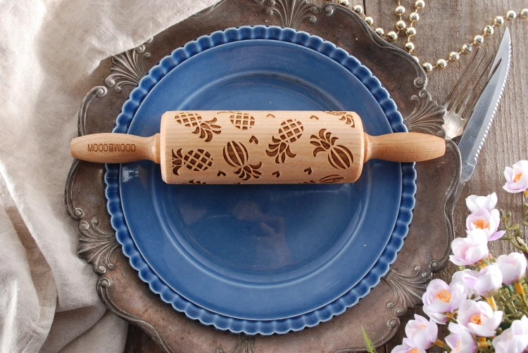 Wooden mini rolling pin with pineapples