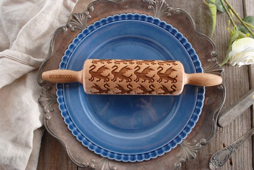 mini wałek do ciastek w smoki