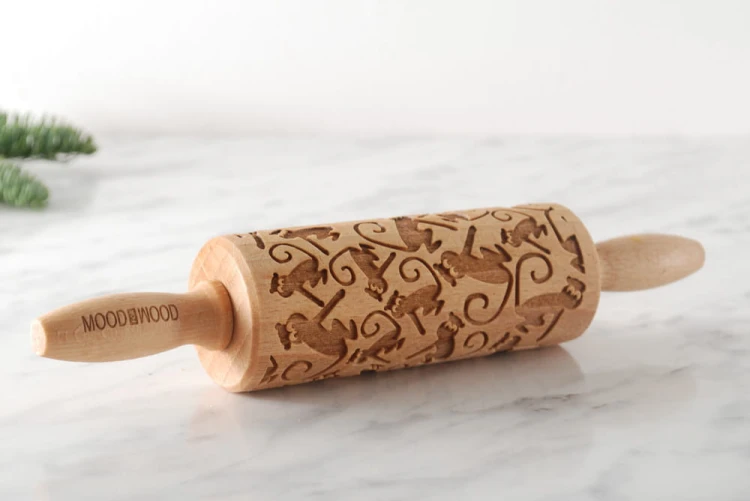 Mini rolling pin with monkeys design