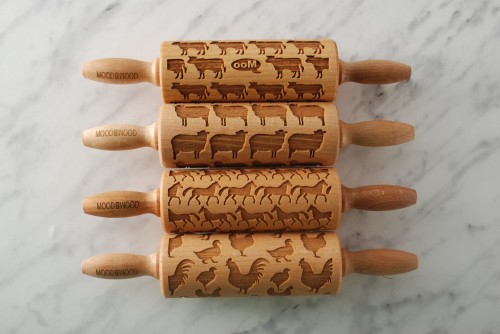 Decorative embossing rolling pins with barn animals