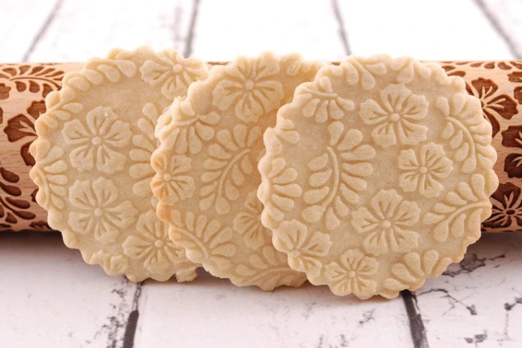 Shortbread cookie with flower design