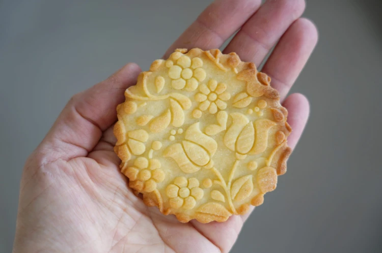 Butter cookie with embossed folk design