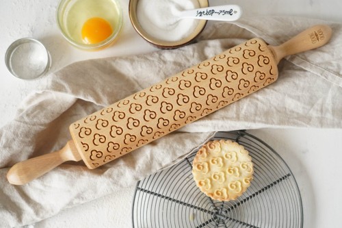 Wooden rolling pin for cookies with Japanese clouds