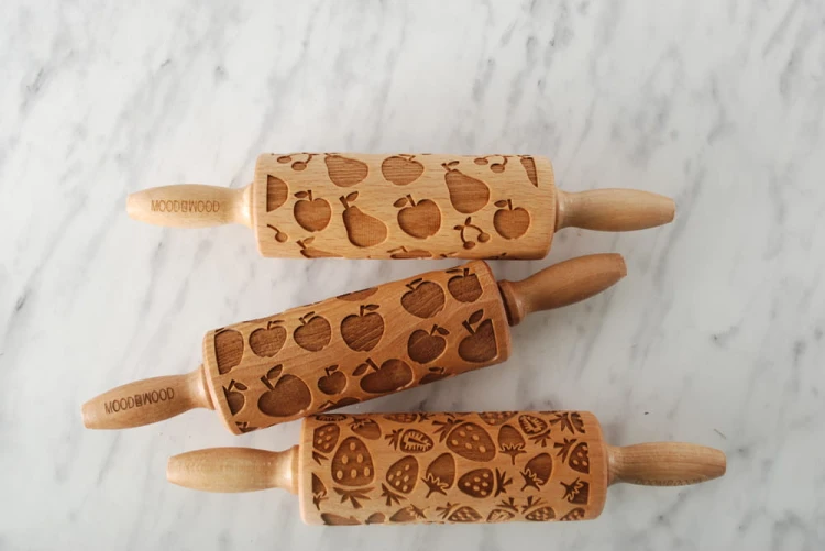 Set of 3 mini wooden rollers with apples, pears and cherries design