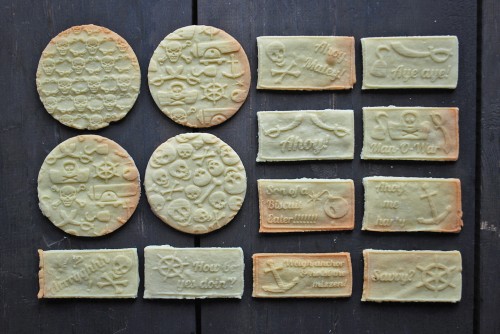 Butter cookies with pirate designs