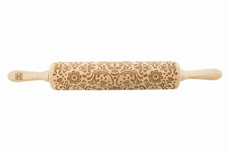 grawerowany-walek-do-ciasta-rosemaling-studyjny-widok-caly