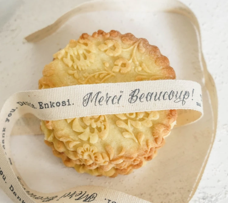 grawerowany-walek-do-ciasta-lowicki-folk-ciastka-ze-wstazka