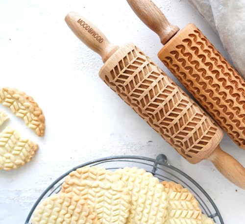 Set of 2 mini rolling pins with knit stitches designs - from Mood for Wood