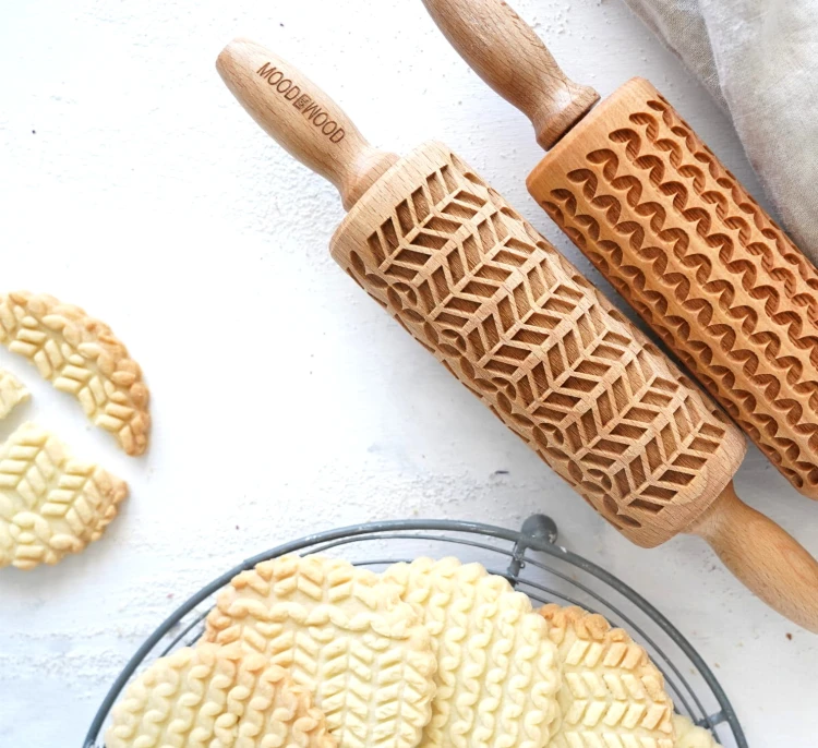 Set of 2 mini rolling pins with knit stitches designs - from Mood for Wood