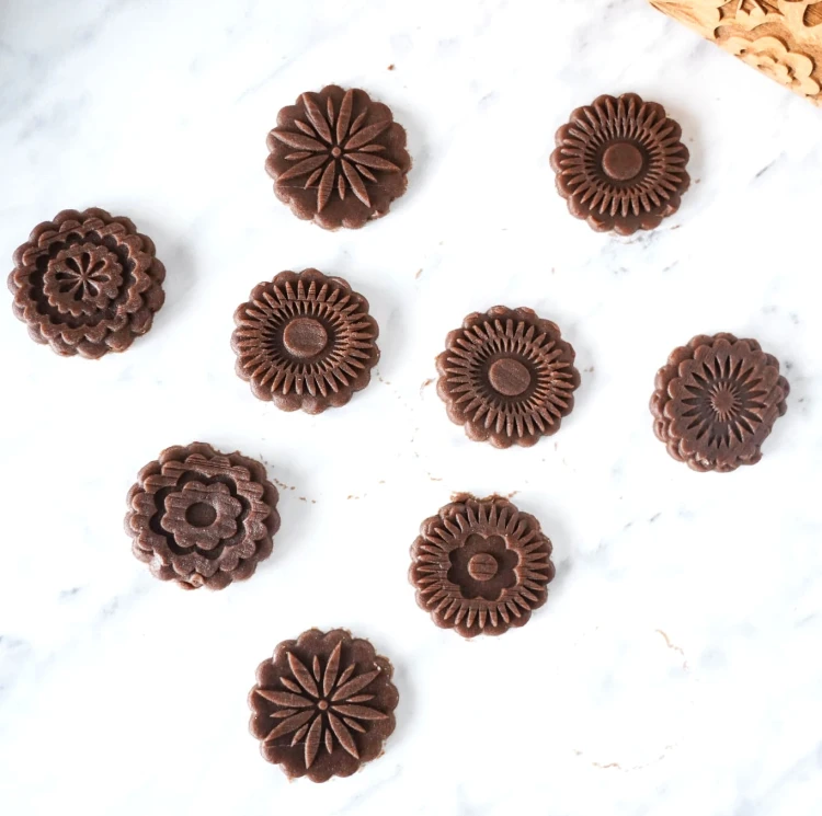 gingerbread rolling pin mandala pattern