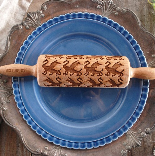 mini wałek do ciastek w smoki
