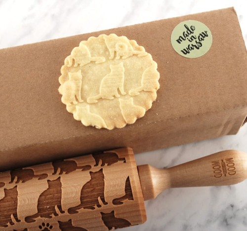 Laser engraved wooden rolling pin with American Shorthair cat