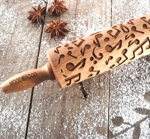 Mini rolling pin with notes design