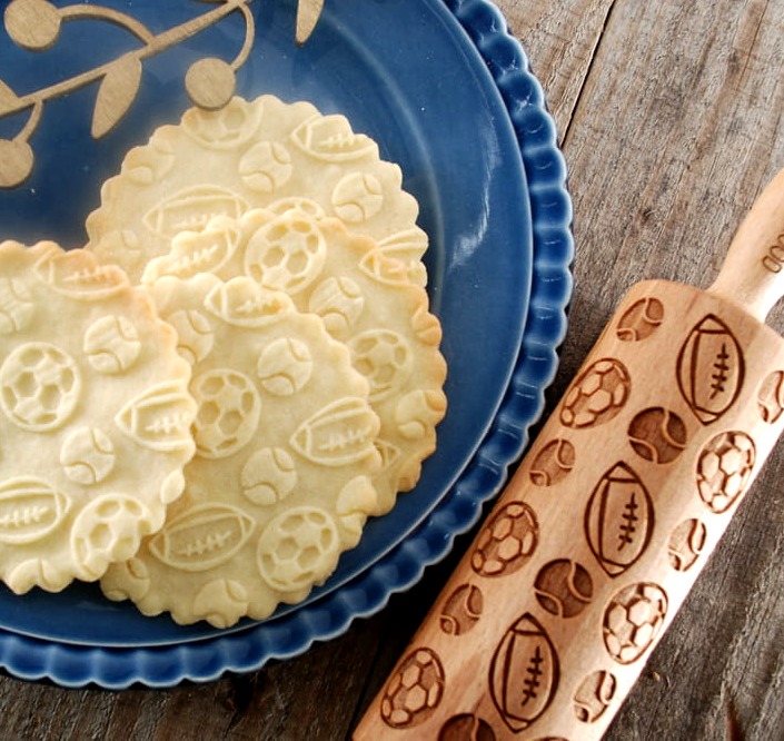 Mini embossed rolling pin for sportsmen