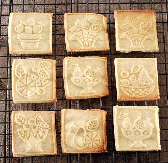 Gingerbread rolling pin with fruit motif – raised relief
