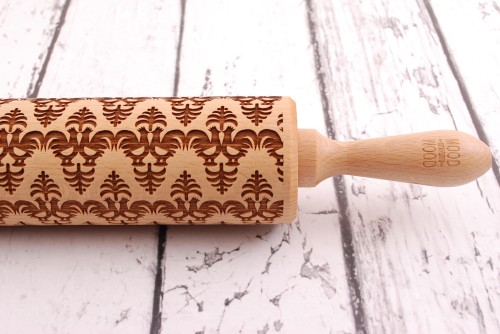 Wałek do ciasta laserowo grawerowany w koguty - od Mood for Wood